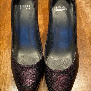 Stuart Weitzman Women's 4.5” Heel Platform Pumps Size 8.5 Purple Snakeskin